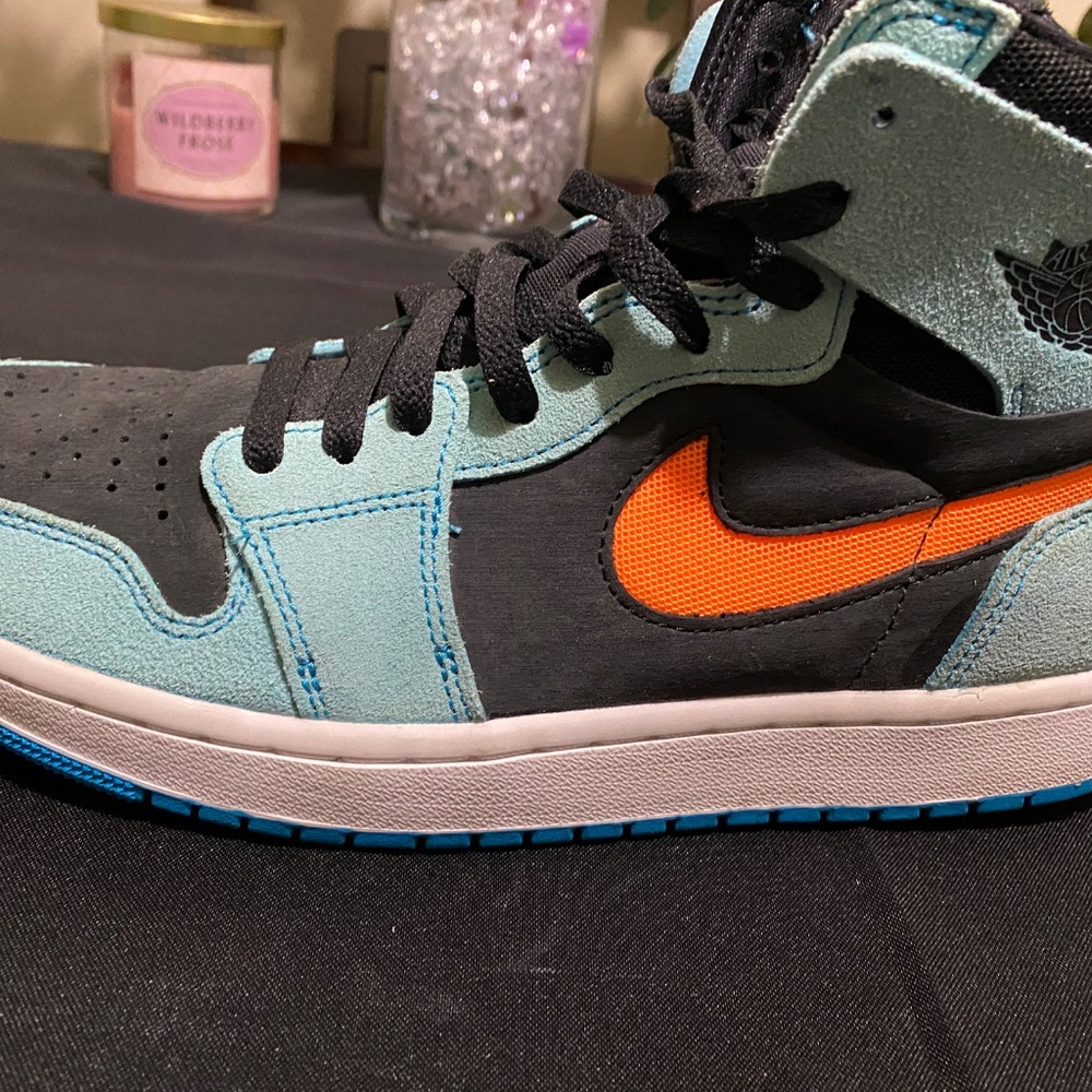 Men’s Jordan 1 Blue/Orange - Picture 2 of 3
